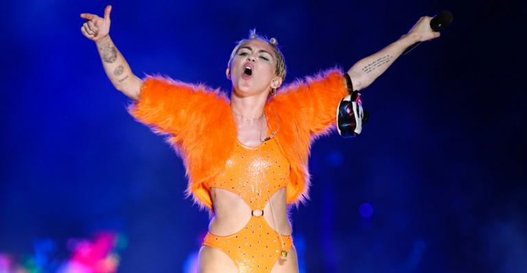 Miley Cyrus apresenta a Bangerz Tour em São Paulo