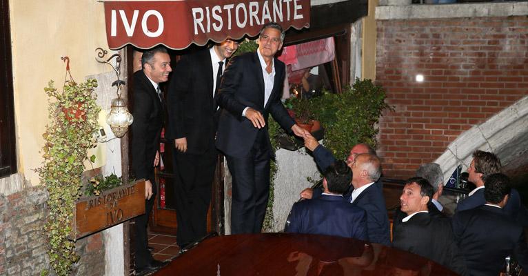 Em Veneza, George Clooney deixa sua despedida de solteiro de lancha