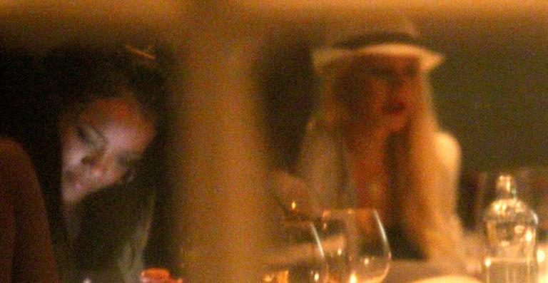 Rihanna e Christina Aguilera vão ao mesmo restaurante