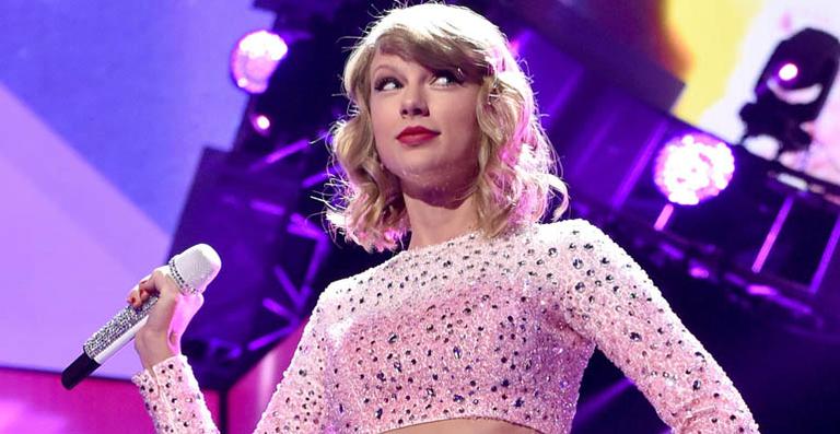 Taylor Swift elogia discurso feminista de Emma Watson: ‘Queria tê-lo ouvido quando tinha 12 anos’