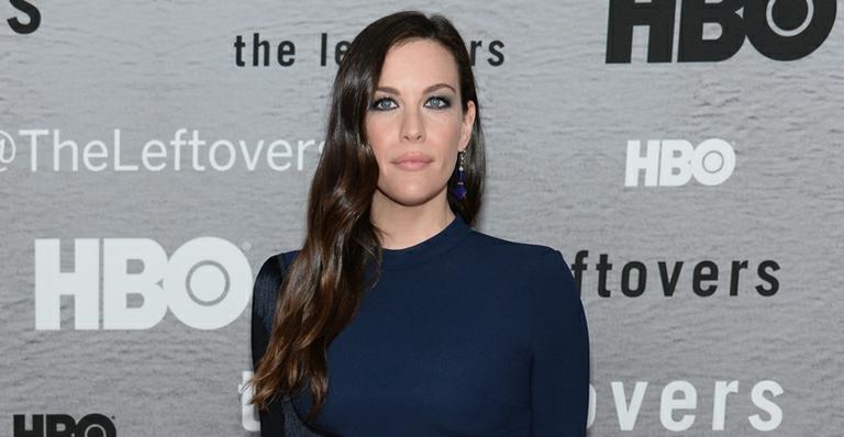 Liv Tyler anuncia a terceira gestação: ‘Nossa família está crescendo’