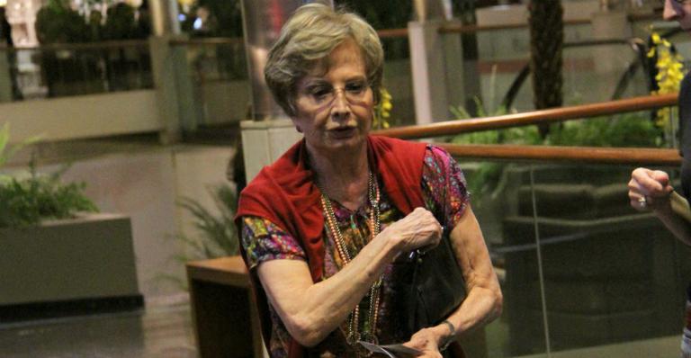Prestes a completar 80 anos, Glória Menezes se mostra cheia de energia