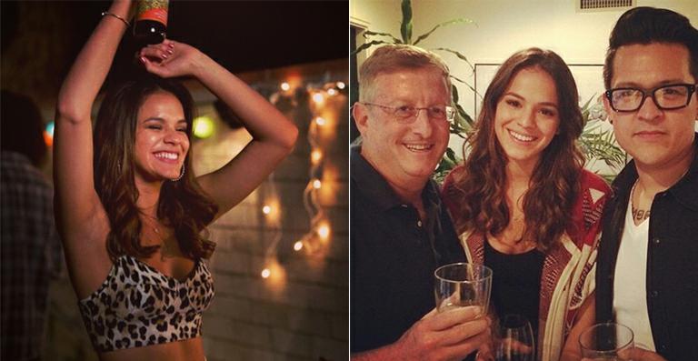 Bruna Marquezine aparece de top em foto de novo filme