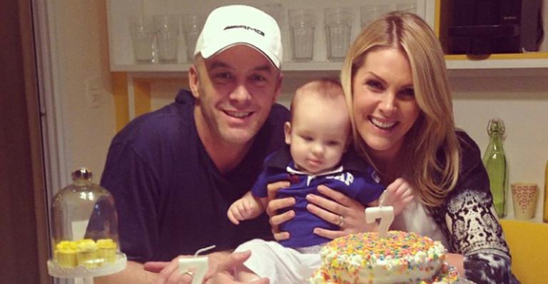 Ana Hickmann comemora os 7 meses do filho, Alexandre