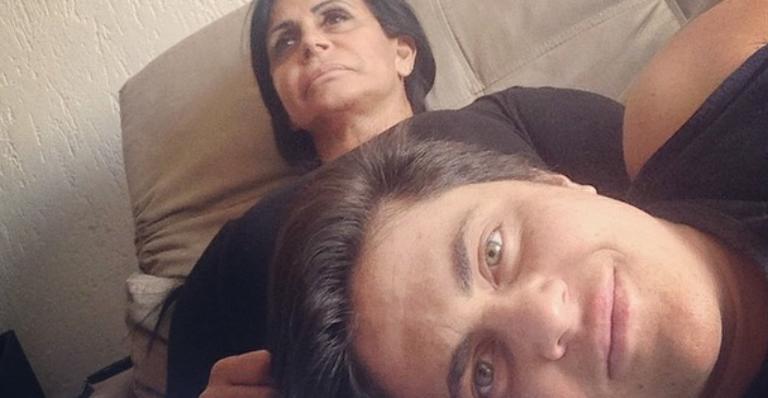 Thammy Miranda ganha colo da mãe, Gretchen: “Matando a saudade”