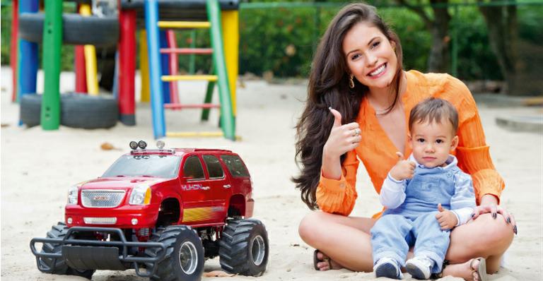 Ana Carolina Dias apresenta o filho, Arthur, e fala de seu papel em ‘Império’