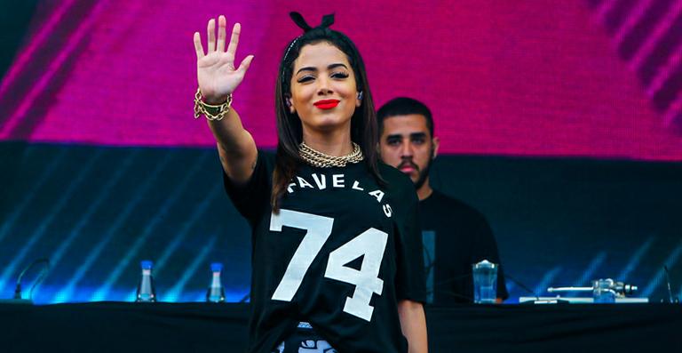 Anitta confessa a sua tentativa em parar de comer doces
