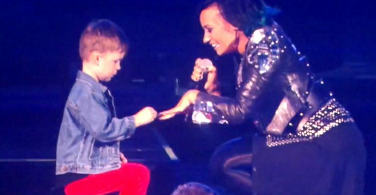 Demi Lovato é pedida em casamento por menino de 5 anos