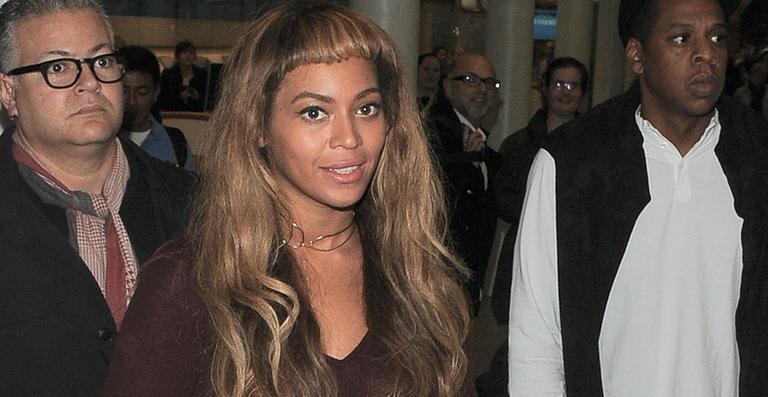 Com novo visual, Beyoncé surge com franja em Londres