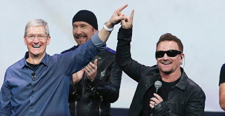 Bono Vox pede desculpas por download automático do novo álbum do U2