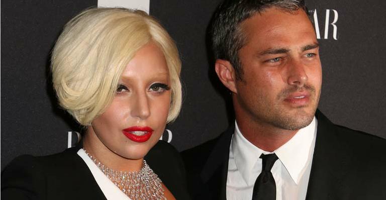 Lady Gaga conta que seu namorado chora ao ouvi-la cantar seus hits nos palcos