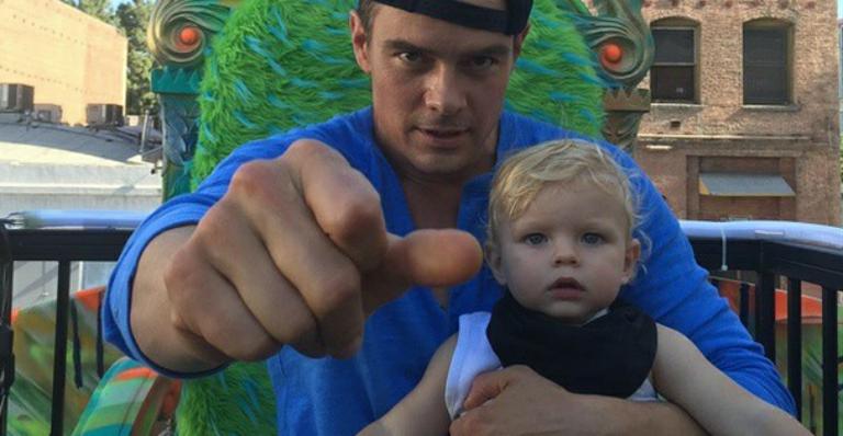 Josh Duhamel leva o filho para ver trabalho de Fergie