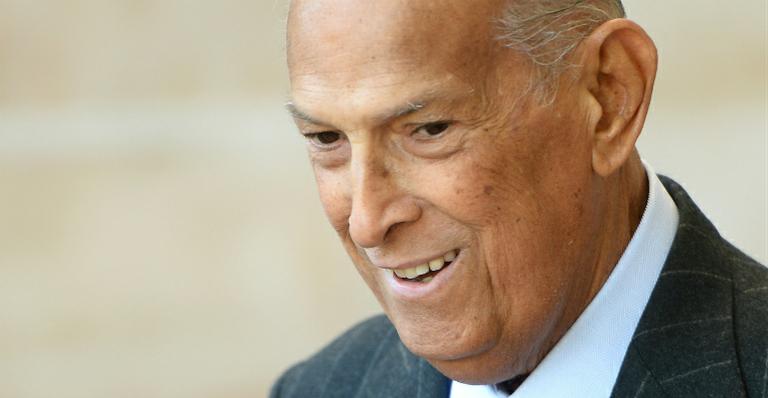 Morre Oscar de la Renta, estilista responsável pelo vestido de noiva da mulher de George Clooney
