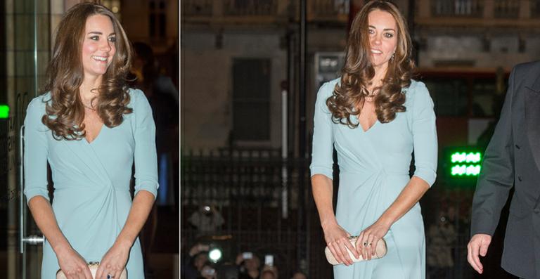 Grávida, Kate Middleton usa look com fenda em evento de Londres