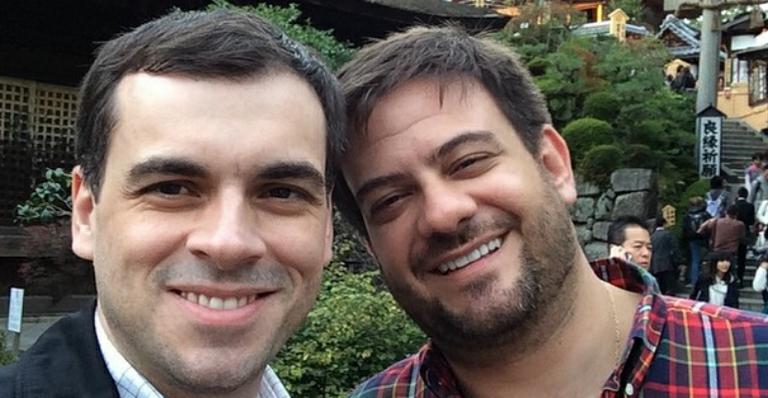 Bruno Astuto e Sandro Barros curtem lua de mel no Japão