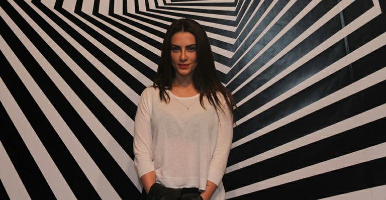 Cleo Pires posa de topless para o namorado, Romulo Neto