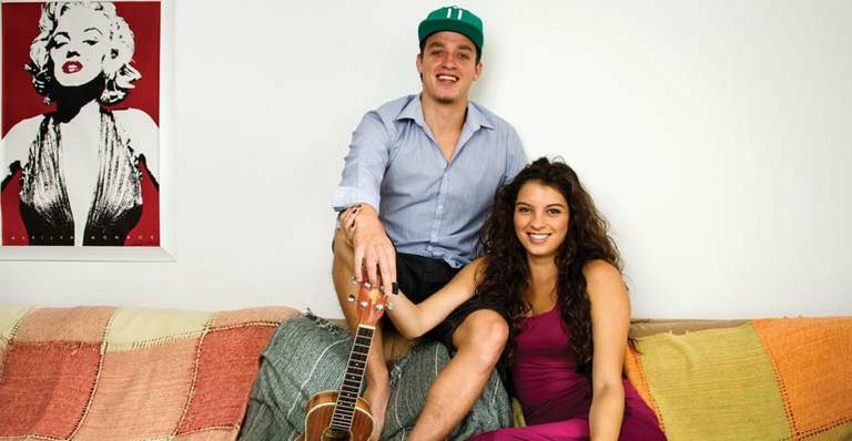 Ana Terra abre a casa que divide com o amado, Gabriel Chadan, e o amigo, Alan Alves