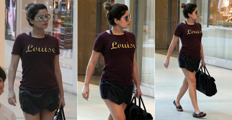 Vanessa Giácomo passeia no shopping e exibe barriga de gravidez do terceiro filho