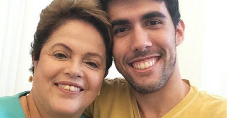 Dilma Rousseff recebe ‘Dilma Bolada’ em Brasília após reeleição