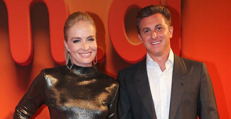 Angélica e Luciano Huck comemoram dez anos de casamento