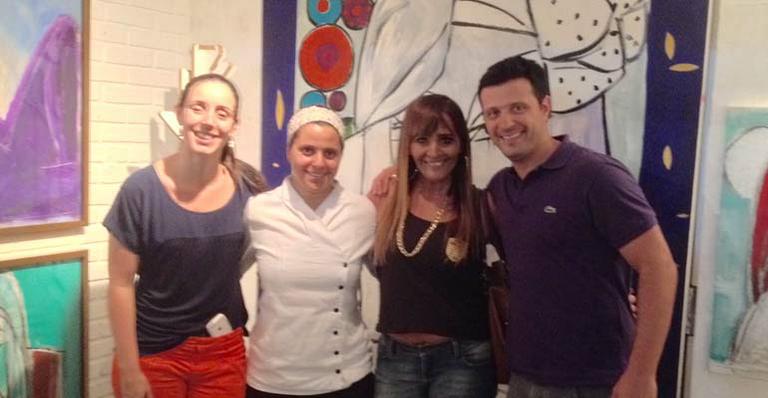 Paulo Abbud Filho inaugura o departamento do Saj Eventos ao lado da irmã