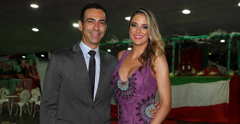 Ticiane Pinheiro e César Tralli surgem juntos após reatarem o namoro
