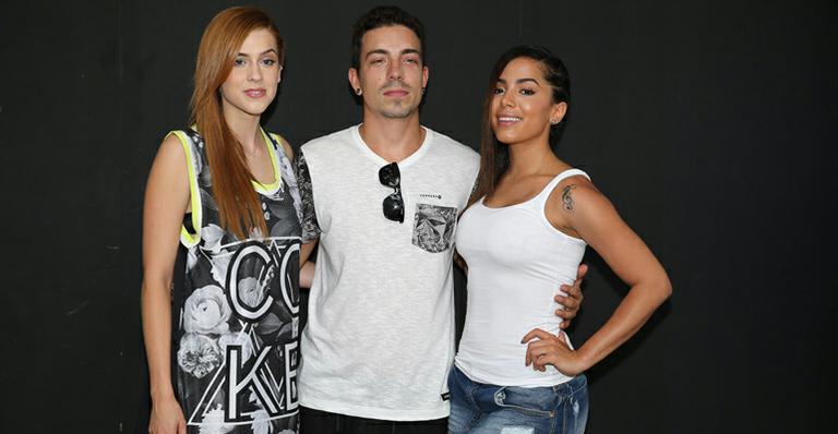 Sophia Abrahão, Anitta e Di Ferrero participam de desfile em São Paulo