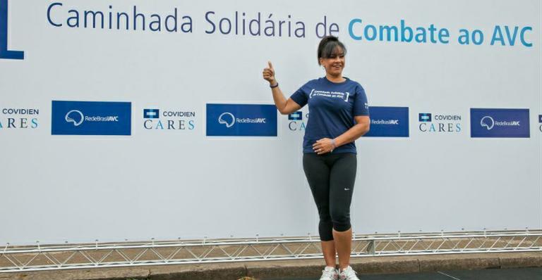 Atriz Solange Couto participa da caminhada solidária de combate ao AVC