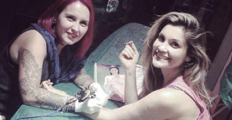 Flávia Alessandra revela os significados de suas 9 tatuagens
