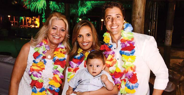 Karyn Bravo curte o cerrado com marido, a mãe e o filho de 9 meses