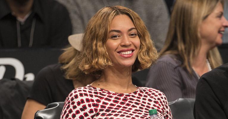 Beyoncé confirma novo álbum para este mês com participação de Nicki Minaj, diz revista