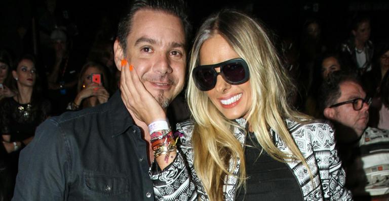 Adriane Galisteu confere desfile do sogro no SPFW