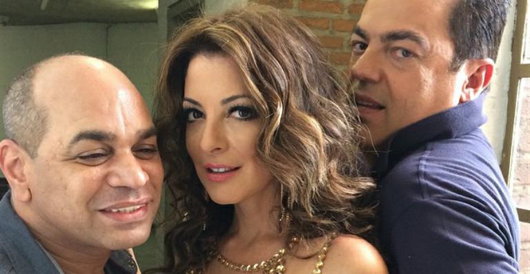 Ana Paula Padrão exibe novo visual e look sexy em bastidores de ensaio