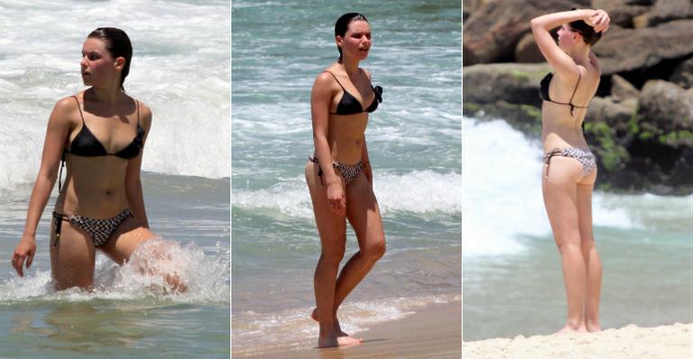 Bruna Linzmeyer mostra corpo sarado na praia