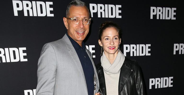 Jeff Goldblum, de Jurassic Park, se casa com Emilie Livingston