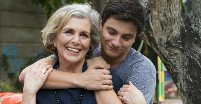 Irene Ravache grava participação com seu neto em ‘Malhação’