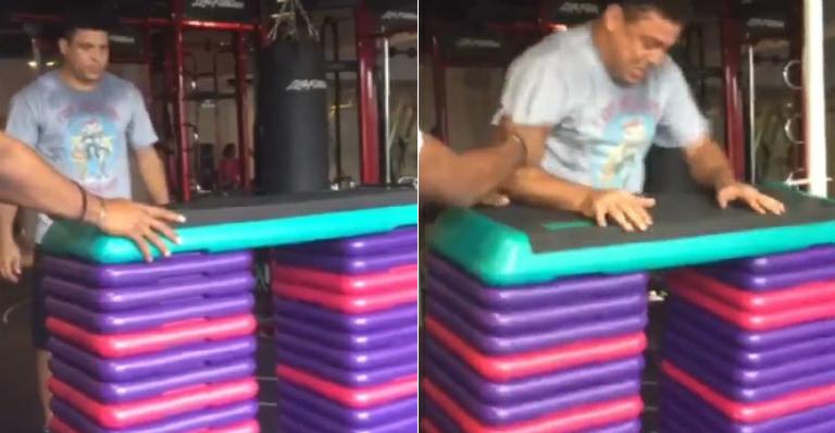 Ronaldo tenta saltar em exercício e quase se dá mal
