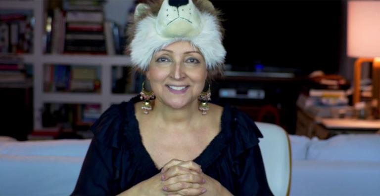Em estreia de programa, Betty Lago brinca com Valesca Popozuda e faz elogios a Miley Cyrus