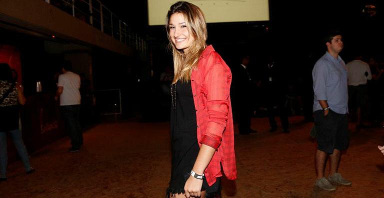 Sasha e mais famosos assistem ao show do Arctic Monkeys, no Rio