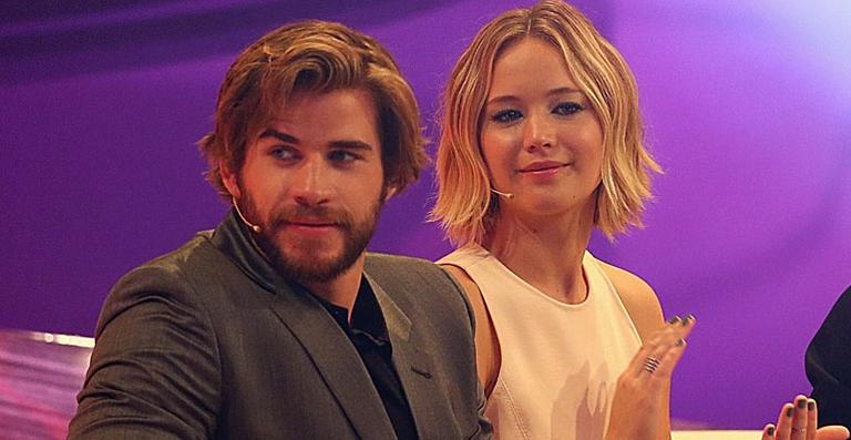 Liam Hemsworth diz que beijar Jennifer Lawrence foi ‘estranho’ por causa de mau hálito