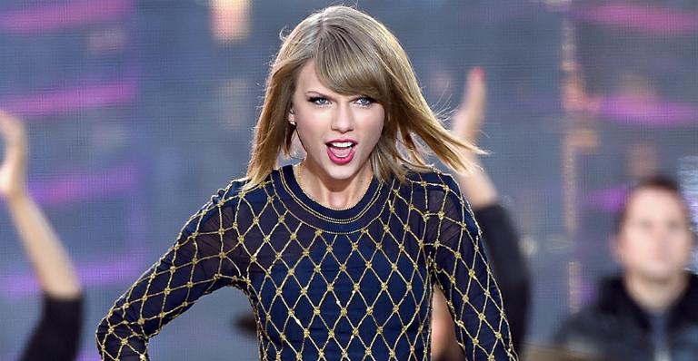 Taylor Swift dá carro de presente para filho de fã