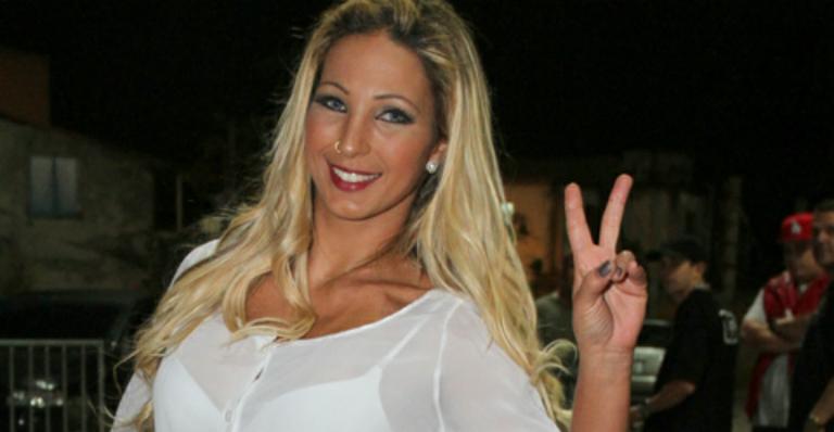 Valesca Popozuda passa mal, é internada e cancela três shows