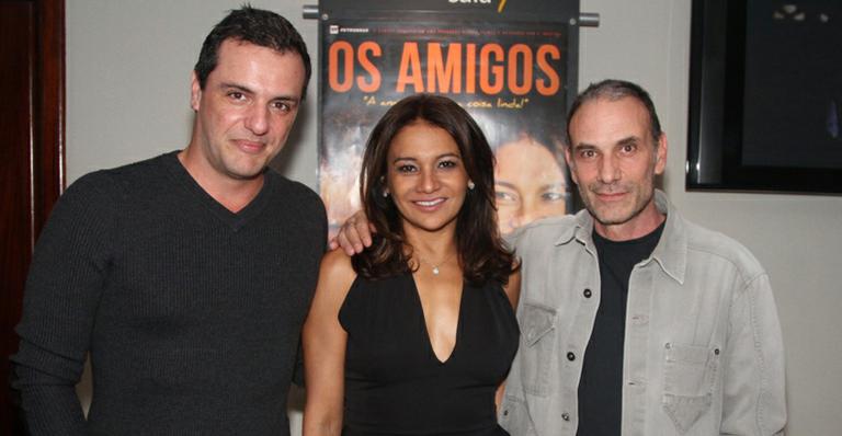 Marco Ricca e Dira Paes vão a pré-estreia do filme ‘Os Amigos’ em São Paulo