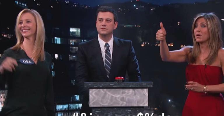 De brincadeira, ex-Friends Jennifer Aniston e Lisa Kudrow trocam ofensas na TV
