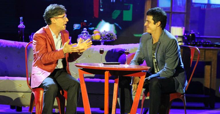 Paulo Betti e Mateus Solano promovem o encontro de Teo Pereira e Félix