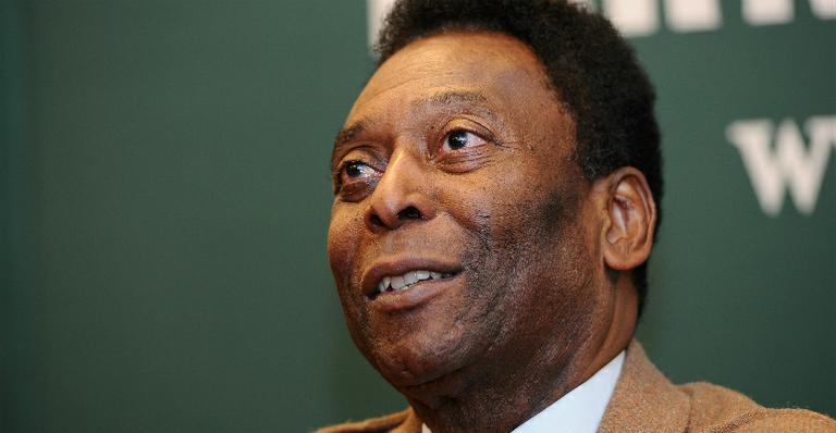 Pelé tem instabilidade clínica e é transferido para unidade de cuidados especiais