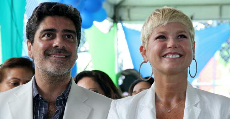 Xuxa lança livro “Brasil das Crianças” ao lado de Junno Andrade no Rio