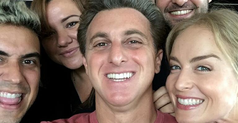 Angélica festeja seus 41 anos com churrasco em casa