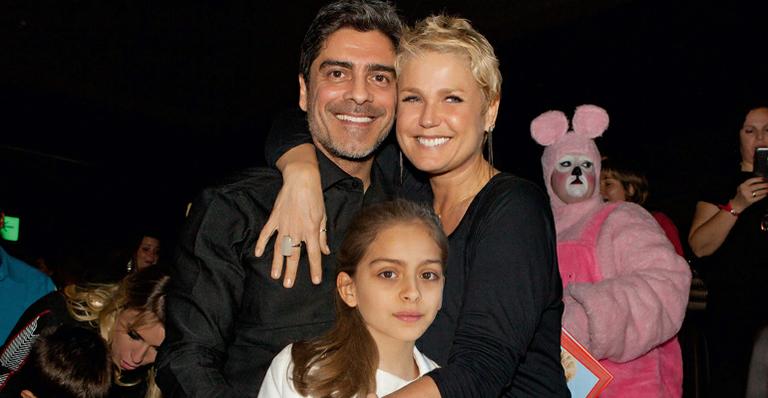 Xuxa mostra vídeo da enteada cantando: ‘Minha segunda filha’