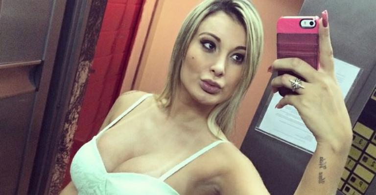 Andressa Urach está respirando com ajuda de aparelhos, diz boletim médico